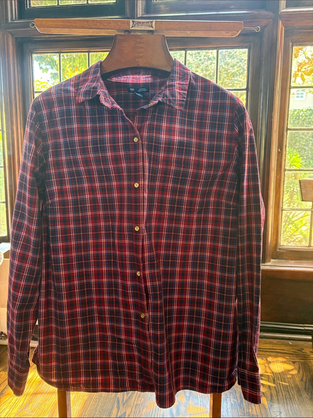 GAP Women's Red and Black Plaid Button-Down Shirt